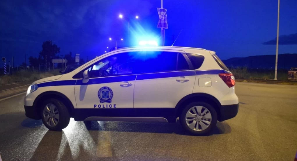 Eύβοια: Τρόμος για 64χρονο Βρετανό από έξι ληστές - Τον έδεσαν και του πήραν 15.000 ευρώ και ένα ρολόι Eύβοια: Τρόμος για 64χρονο Βρετανό από έξι ληστές - Τον έδεσαν και του πήραν 15.000 ευρώ και ένα ρολόι