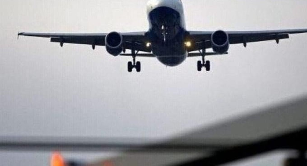 Μόναχο: 27χρονη γδύθηκε σε αεροσκάφος, έβαλε τις φωνές και δάγκωσε αστυνομικό Μόναχο: 27χρονη γδύθηκε σε αεροσκάφος, έβαλε τις φωνές και δάγκωσε αστυνομικό
