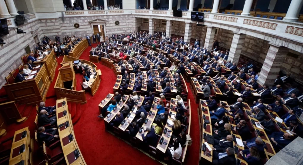 Μεγάλες «καραμπόλες» στην κατανομή των εδρών - Χάνει μία έδρα ο ΣΥΡΙΖΑ, κερδίζει μία το ΚΚΕ