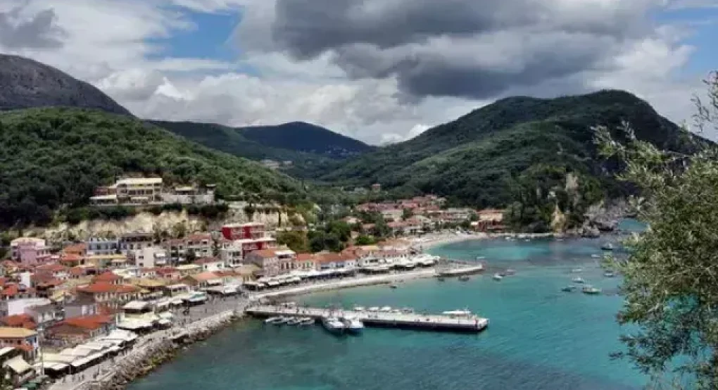 Καταγγελία για άγριο ξυλοδαρμό νεαρού σερβιτόρου στην Πάργα γιατί τόλμησε να ζητήσει τα δεδουλευμένα του
