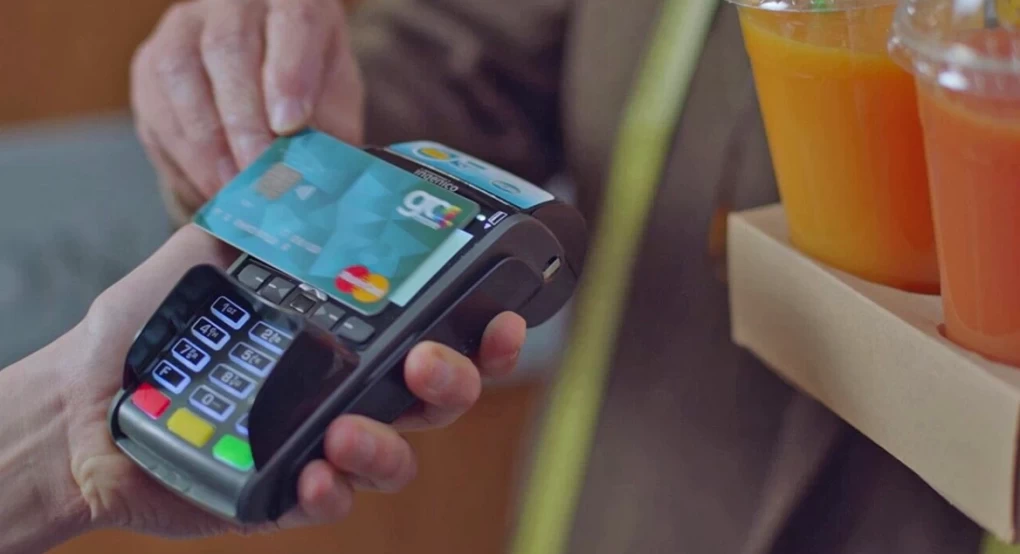 Υποχρεωτικά τα μηχανήματα POS σε delivery, ταξί και όσους δουλεύουν ακόμα με μετρητά Υποχρεωτικά τα μηχανήματα POS σε delivery, ταξί και όσους δουλεύουν ακόμα με μετρητά