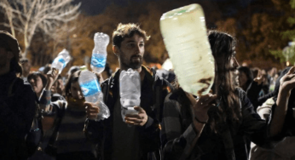 Ουρουγουάη: Νερό με αλάτι για τους πολίτες, που καταγγέλλουν την Google για «λεηλασία»