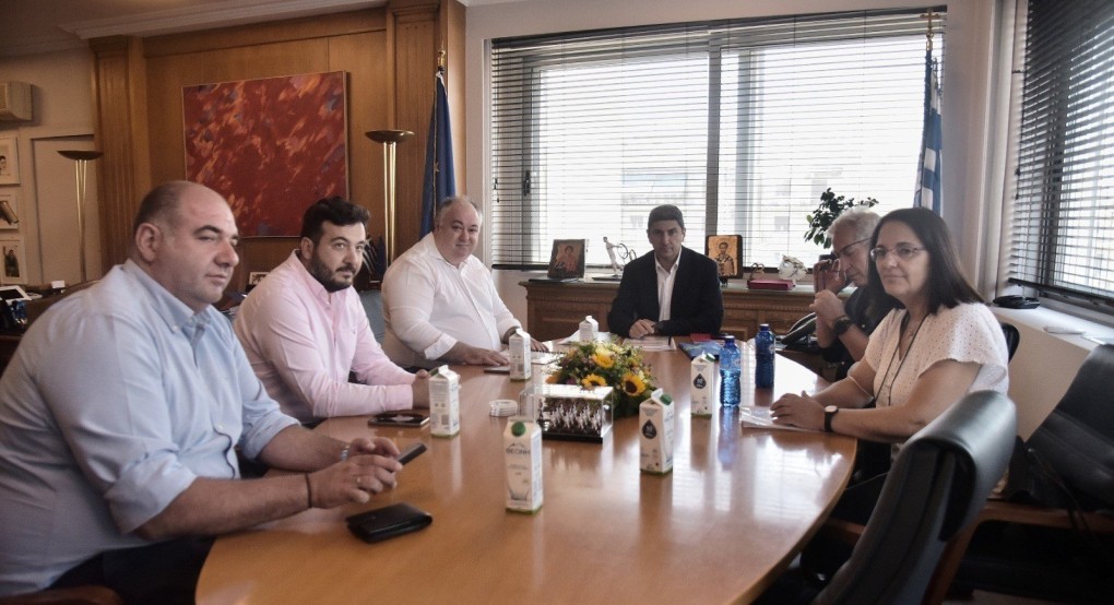 Συνάντηση Αυγενάκη με το Προεδρείο του ΓΕΩΤΕΕ Συνάντηση Αυγενάκη με το Προεδρείο του ΓΕΩΤΕΕ