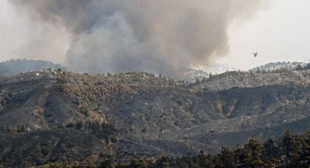 Ακόμα μία δύσκολη νύχτα σε Ρόδο και Λακωνία μετά από μεγάλες αναζωπυρώσεις Ακόμα μία δύσκολη νύχτα σε Ρόδο και Λακωνία μετά από μεγάλες αναζωπυρώσεις