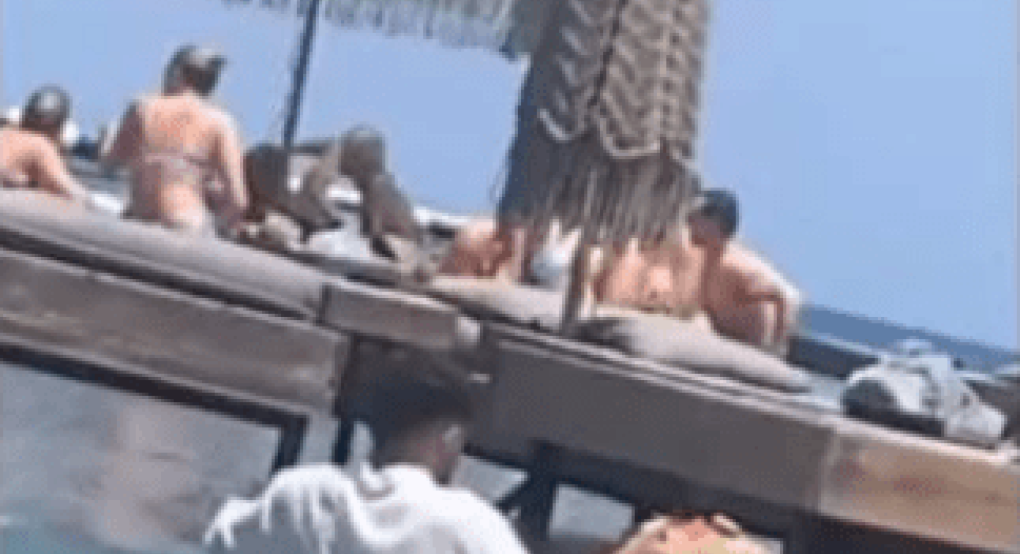 Φωτιά στη Ρόδο / Ζημιές στο beach bar που εξυπηρετούσε πελάτες δια θαλάσσης Φωτιά στη Ρόδο / Ζημιές στο beach bar που εξυπηρετούσε πελάτες δια θαλάσσης