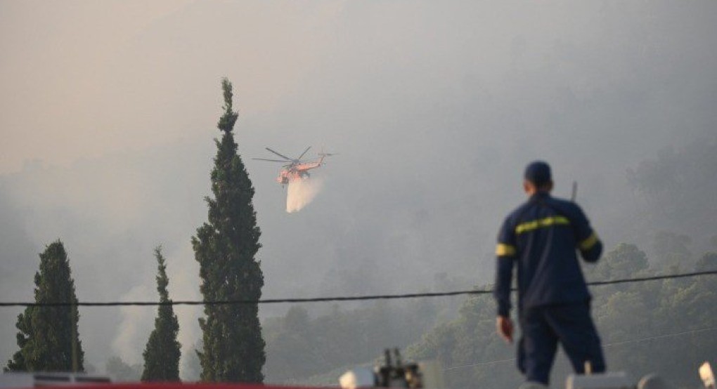 Εκκενώνονται άλλοι 2 οικισμοί στη Ρόδο - Υπό πλήρη έλεγχο η πυρκαγιά στο Πήλιο - Σε εξέλιξη σε Κάρυστο, Αίγιο και Υλίκη