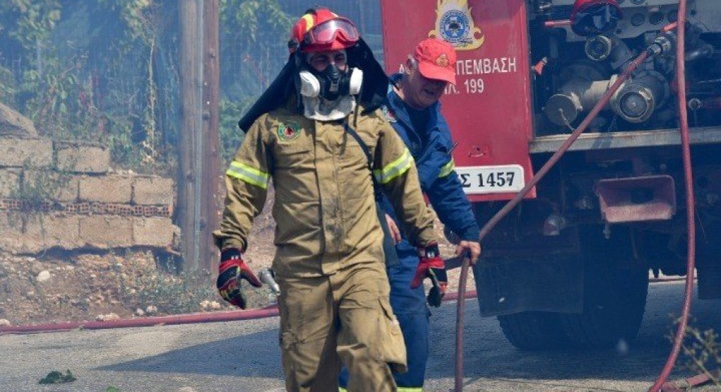 Ολονύχτια μάχη με τις φλόγες σε Ρόδο, Αίγιο, Κέρκυρα, Κάρυστο και Υλίκη Ολονύχτια μάχη με τις φλόγες σε Ρόδο, Αίγιο, Κέρκυρα, Κάρυστο και Υλίκη