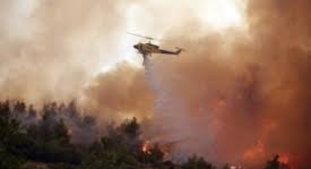 Συνεχίζεται η μάχη με τις φλόγες στο Άγιο Όρος – Δύο αεροσκάφη και ελικόπτερο για την κατάσβεση Συνεχίζεται η μάχη με τις φλόγες στο Άγιο Όρος – Δύο αεροσκάφη και ελικόπτερο για την κατάσβεση