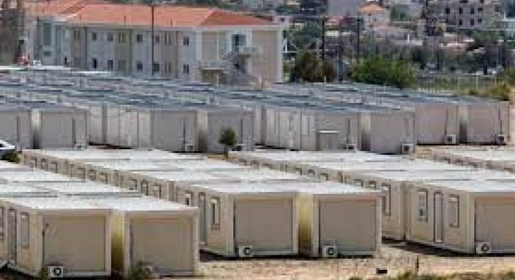 Εκκενώνονται οι εγκαταστάσεις της Αστυνομίας και το κέντρο κράτησης μεταναστών στην Αμυγδαλέζα