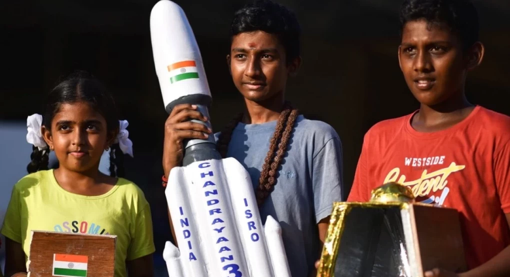 Η Ινδία έγραψε διαστημική ιστορία χωρίς... να βάλει βαθιά το χέρι στην τσέπη - Η σύγκριση με τη NASA