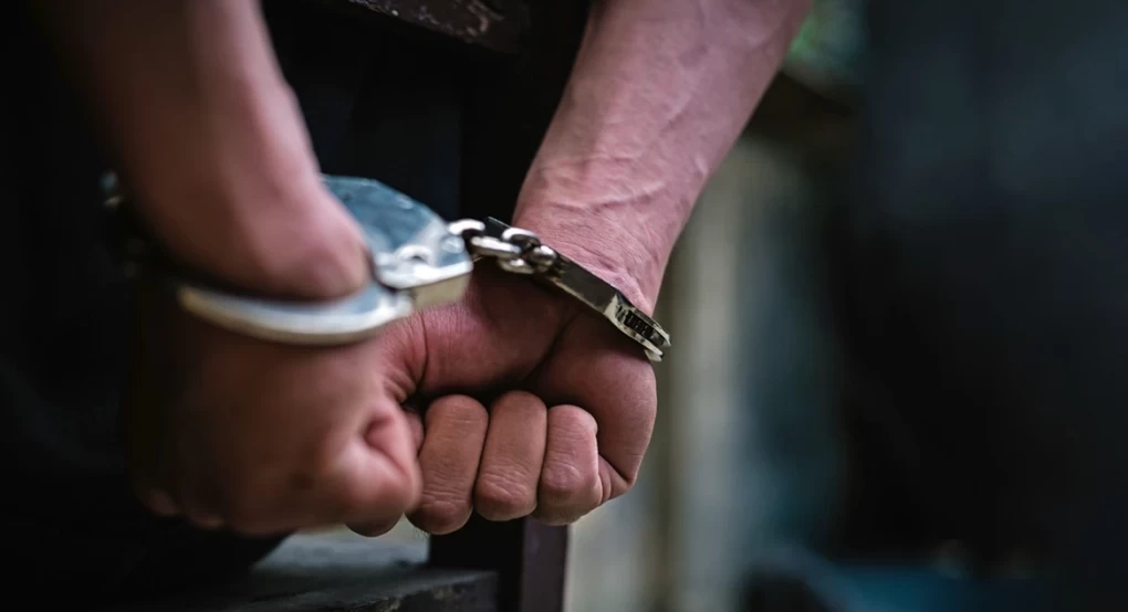 Κυνήγησαν 14χρονο σε δρόμο και τρένο για να τον ληστέψουν Κυνήγησαν 14χρονο σε δρόμο και τρένο για να τον ληστέψουν