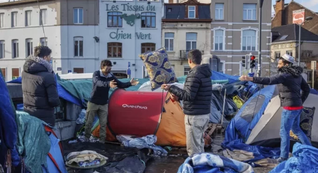 Βέλγιο: Απαγόρευση παροχής στέγασης σε άγαμους άνδρες που αιτούνται άσυλο
