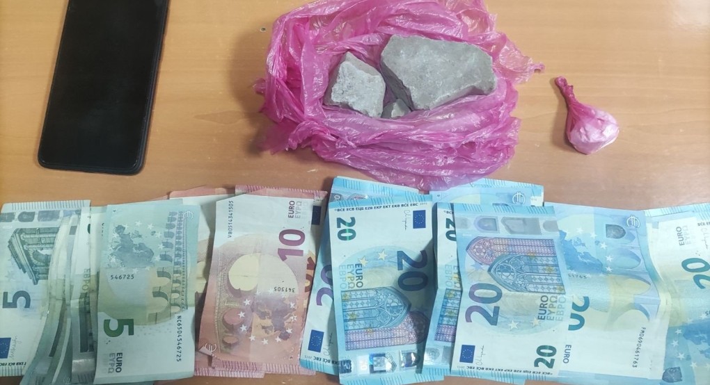 Συνελήφθησαν 2 άτομα στις Σέρρες για κατοχή ναρκωτικών ουσιών Συνελήφθησαν 2 άτομα στις Σέρρες για κατοχή ναρκωτικών ουσιών