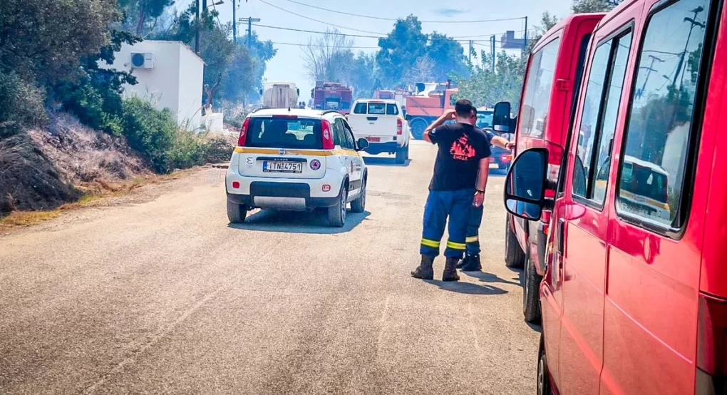 Σε επιφυλακή για τις αναζωπυρώσεις: Διάσπαρτες εστίες σε Πάρνηθα και Βοιωτία -Τα μέτωπα σε Έβρο και Ροδόπη Σε επιφυλακή για τις αναζωπυρώσεις: Διάσπαρτες εστίες σε Πάρνηθα και Βοιωτία -Τα μέτωπα σε Έβρο και Ροδόπη