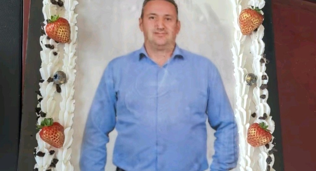 Η τούρτα του Δημάρχου Αλμωπίας Η τούρτα του Δημάρχου Αλμωπίας