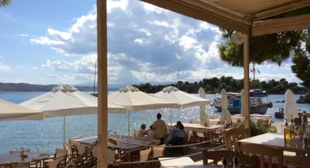 Ιρλανδός δισεκατομμυριούχος προσφέρει 20.000.000 ευρώ για μια ταβέρνα στο Πόρτο Χέλι