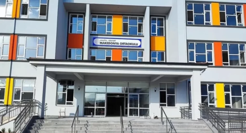 Tουρκία: Γυμνάσιο με την ονομασία «ΜAKEDONYA» στην πόλη Μαλάτια Tουρκία: Γυμνάσιο με την ονομασία «ΜAKEDONYA» στην πόλη Μαλάτια