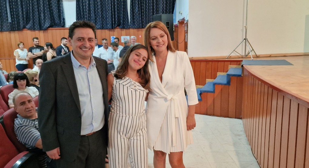Περήφανη για τον μπαμπά της Περήφανη για τον μπαμπά της