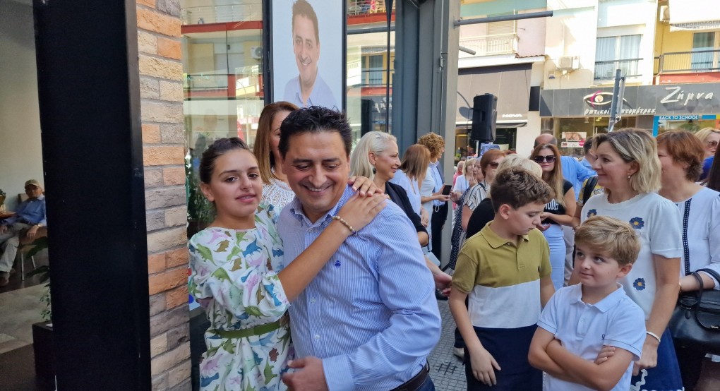 Γιάννης Τσεπκεντζής...Η τρυφερή αγκαλιά της κόρης του Γιάννης Τσεπκεντζής...Η τρυφερή αγκαλιά της κόρης του