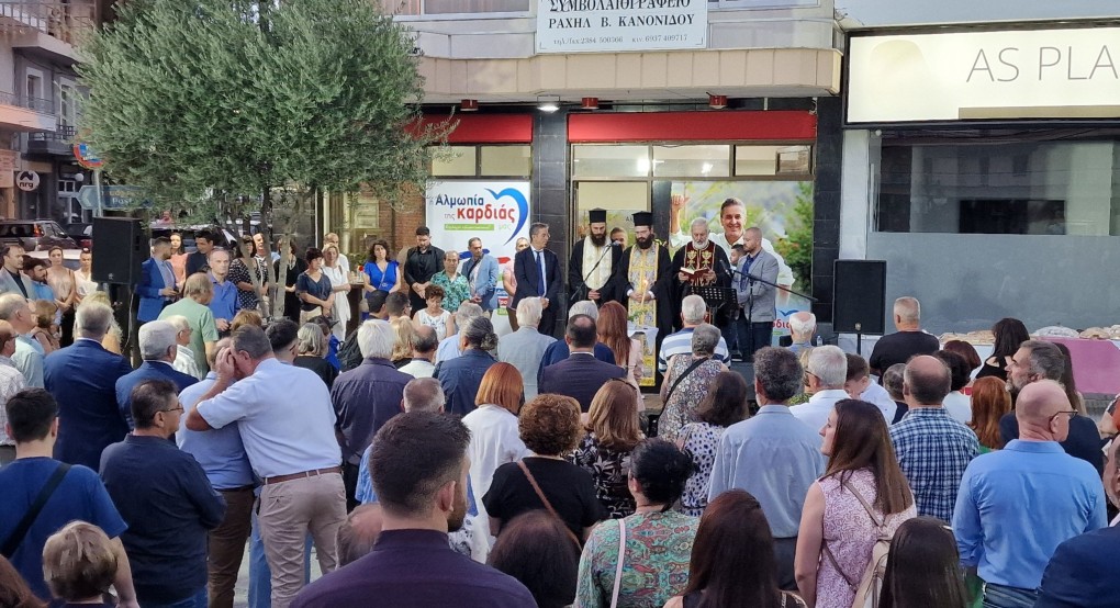 Δημήτρης Μπίνος...εγκαίνια με ηχηρές παρουσίες Δημήτρης Μπίνος...εγκαίνια με ηχηρές παρουσίες