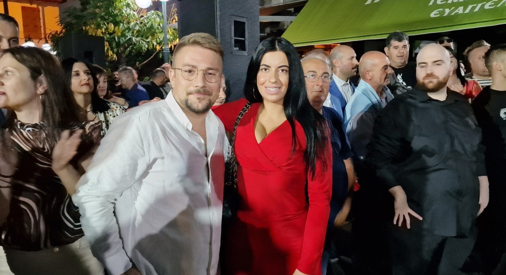 Με φίλους του στην παρουσίαση ο Σωτήρης Γεωργίου Με φίλους του στην παρουσίαση ο Σωτήρης Γεωργίου