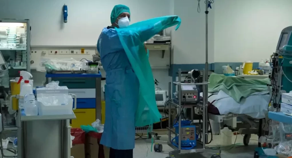 ΕΟΔΥ: 32 θάνατοι και 25 διασωληνωμένοι λόγω Covid καταγράφηκαν την προηγούμενη εβδομάδα ΕΟΔΥ: 32 θάνατοι και 25 διασωληνωμένοι λόγω Covid καταγράφηκαν την προηγούμενη εβδομάδα