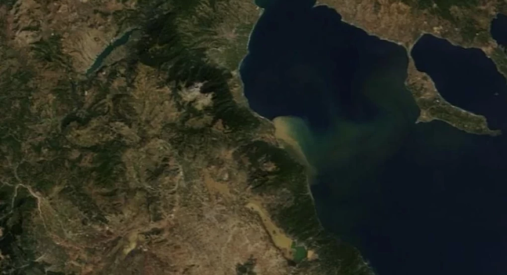Η λάσπη από τη Θεσσαλία έφτασε μέχρι τις ακτές της Χαλκιδικής Η λάσπη από τη Θεσσαλία έφτασε μέχρι τις ακτές της Χαλκιδικής