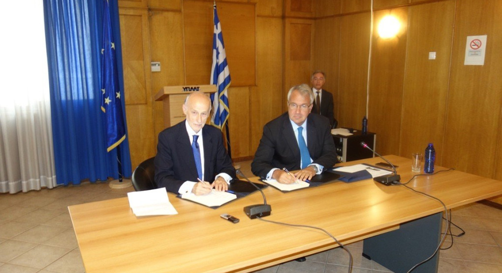 Υπογραφή συμφωνίας μεταξύ ΥπΑΑΤ -και ΕΤαΕ-Φθηνότερο χρήμα για τους Έλληνες παραγωγούς