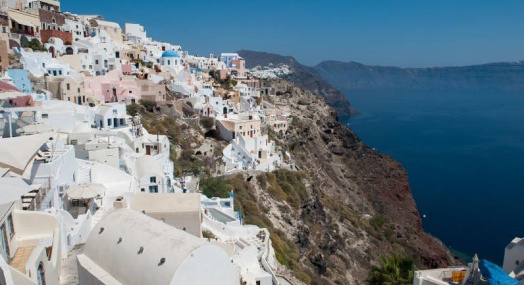 Βόλταρε στην Σαντορίνη οπλισμένος σαν αστακός καταζητούμενος σε όλη την Ευρώπη!