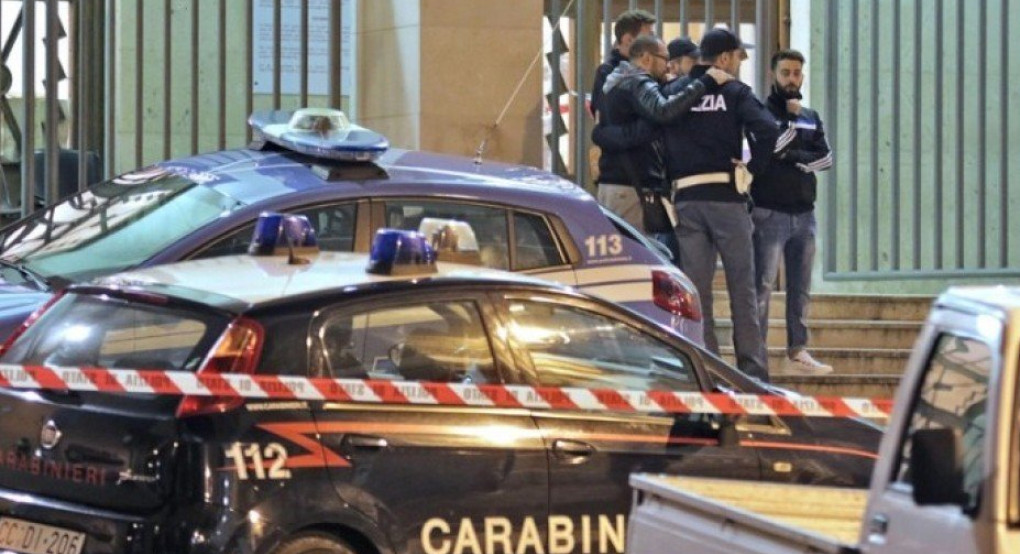 Ιταλοί Αστυνομικοί νεκροί από πυρά ληστών μέσα σε αστυνομικό τμήμα 