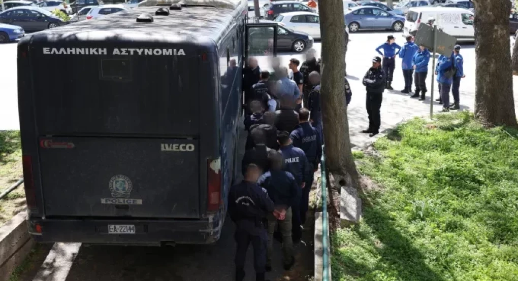 Τρεις συλλήψεις στην Τούμπα πριν το ματς ΠΑΟΚ- Βόλος Τρεις συλλήψεις στην Τούμπα πριν το ματς ΠΑΟΚ- Βόλος