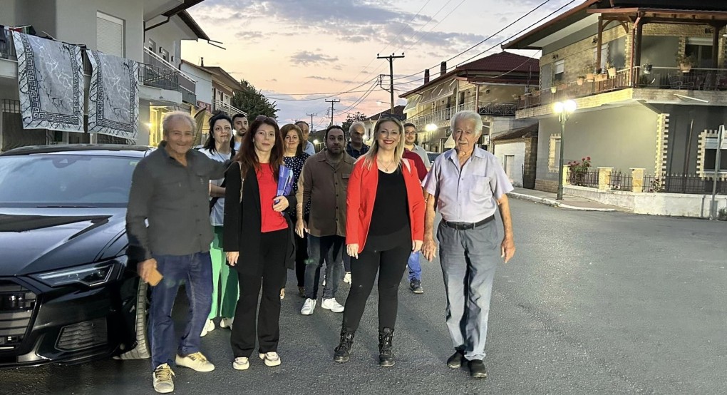 Η υπ. δημοτική σύμβουλος Αλεξάνδρα Τσιτλακίδου στο Αρσένι Η υπ. δημοτική σύμβουλος Αλεξάνδρα Τσιτλακίδου στο Αρσένι