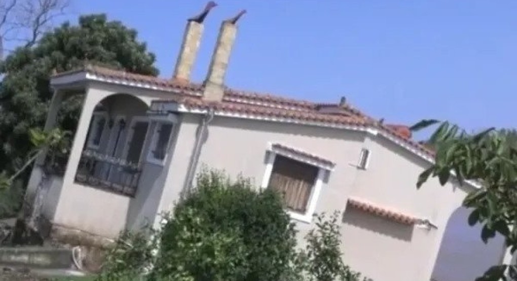 Ποτάμι «ρούφηξε» σπίτι στην Εύβοια Ποτάμι «ρούφηξε» σπίτι στην Εύβοια