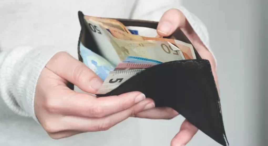 Οικογειακός προϋπολογισμός: Πού πάει το μηνιάτικο Οικογειακός προϋπολογισμός: Πού πάει το μηνιάτικο