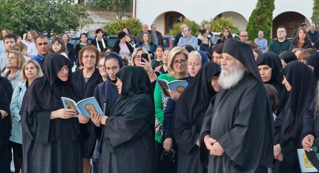 Έψαλε με τις Μοναχές η Γεωργία Γκίκα Σταμενίτη