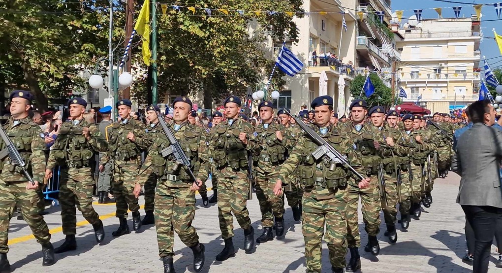 20η Οκτωβρίου Γιαννιτσά: Καταχειροκροτούμενος ο στρατός που παρήλασε στην επέτειο της πόλης 20η Οκτωβρίου Γιαννιτσά: Καταχειροκροτούμενος ο στρατός που παρήλασε στην επέτειο της πόλης
