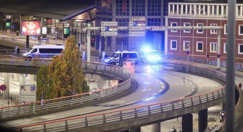 Συναγερμός στο Αμβούργο: ένοπλος κρατά όμηρο ένα παιδί στο αεροδρόμιο