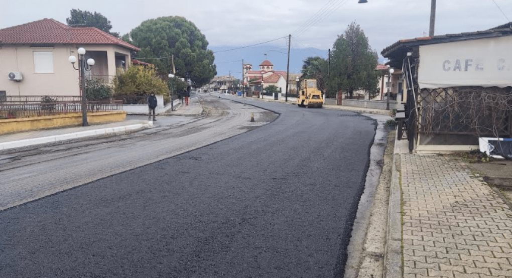 Π.Ε. Πέλλας: Συνεχίζονται οι ασφαλτοστρώσεις στα χωριά