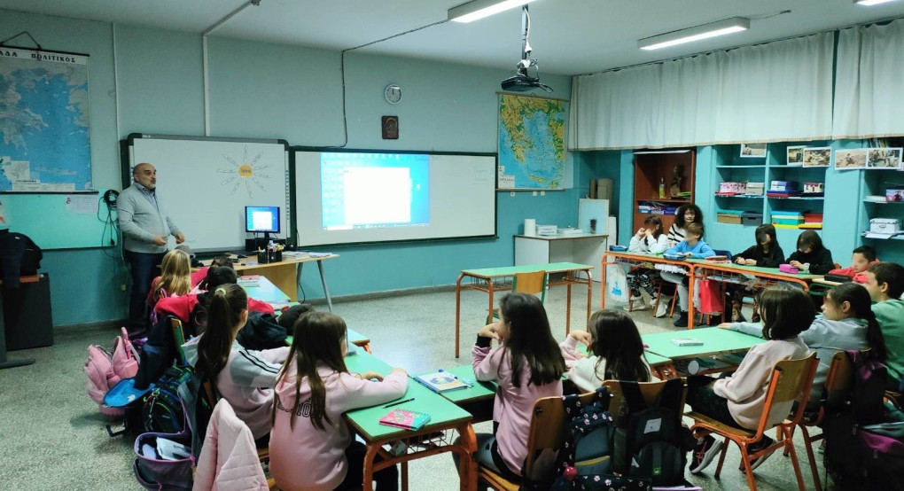 Συνάντηση της ΔΕΥΑΒ με τους μαθητές και τους δασκάλους της Δ τάξης του 9ου Δημοτικού Σχολείου της Βέροιας Συνάντηση της ΔΕΥΑΒ με τους μαθητές και τους δασκάλους της Δ τάξης του 9ου Δημοτικού Σχολείου της Βέροιας