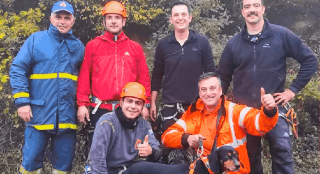 Κρώμνη Γιαννιτσών: Οι "Αρχάγγελοι" της Πυροσβεστικής έσωσαν σκυλάκο από χαράδρα 120 μέτρων!