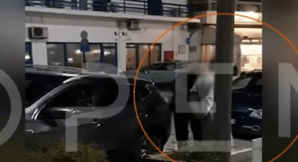 Πόρτο Ράφτη: Βίντεο ντοκουμέντο από τη σύλληψη 36χρονου Σύριου που διακινούσε μετανάστες στην Ελλάδα Πόρτο Ράφτη: Βίντεο ντοκουμέντο από τη σύλληψη 36χρονου Σύριου που διακινούσε μετανάστες στην Ελλάδα