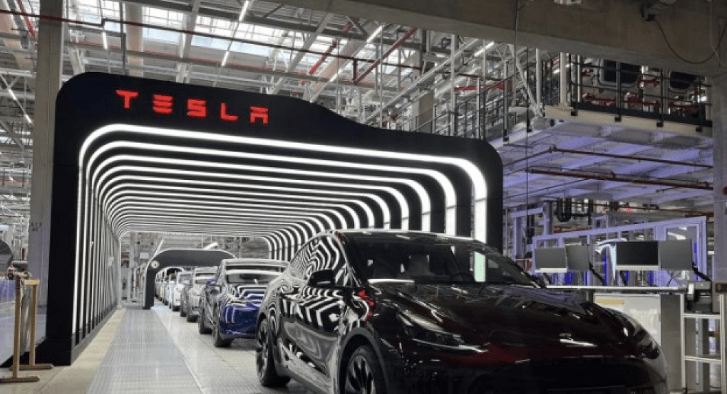 Tesla: Ανακαλεί 2 εκατ. αυτοκίνητα – Πρόβλημα με τον «αυτόματο πιλότο» Tesla: Ανακαλεί 2 εκατ. αυτοκίνητα – Πρόβλημα με τον «αυτόματο πιλότο»