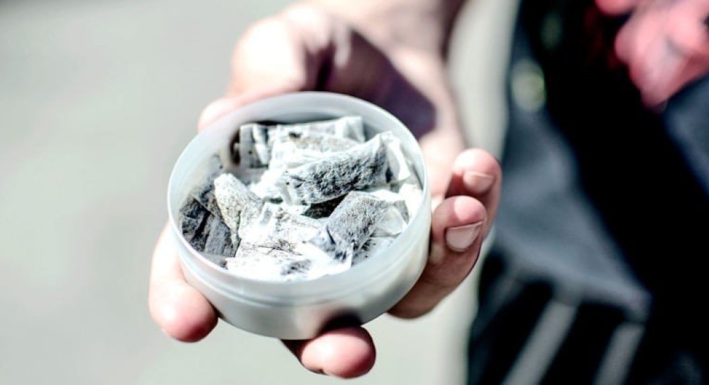 Στικάκια νικοτίνης (snus): Πωλούνται και στα περίπτερα, αλλά και στα φαρμακεία!