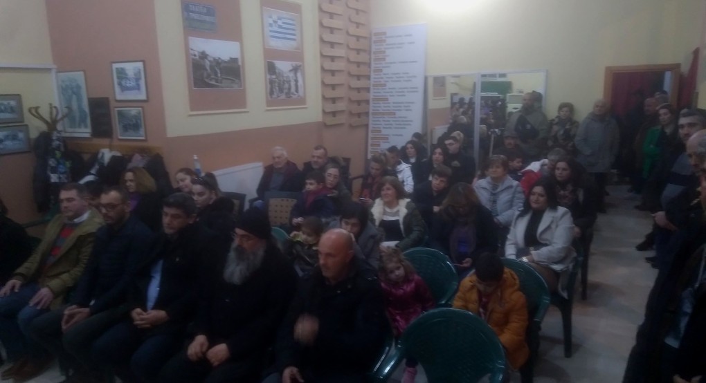 Εύξεινος Λέσχη Γιαννιτσών: Τα "καλαντόφωτα" και τα "Μωμοέρια" στην Νέα Τραπεζούντα (pic)