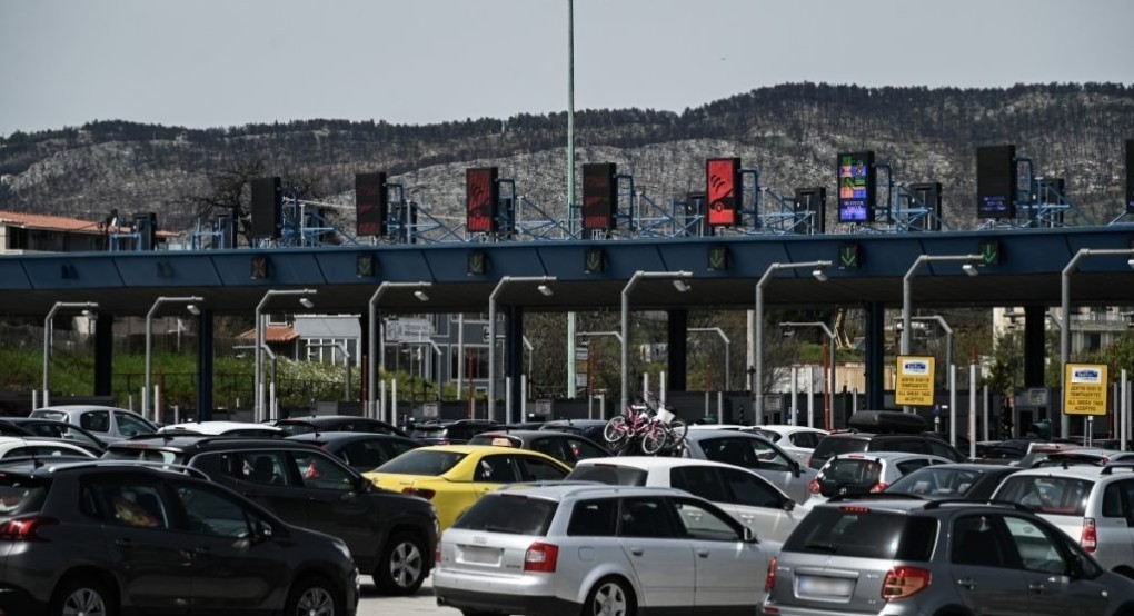 Διόδια: «Βράζουν» οι οδηγοί – «Φωτιά» οι αυξήσεις, πόσο κοστίζει η διαδρομή Αθήνα-Θεσσαλονίκη