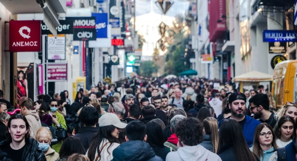 Η γρίπη «χτυπά» περισσότερο παιδιά και εφήβους και ο κορωνοϊός ηλικιωμένους Η γρίπη «χτυπά» περισσότερο παιδιά και εφήβους και ο κορωνοϊός ηλικιωμένους