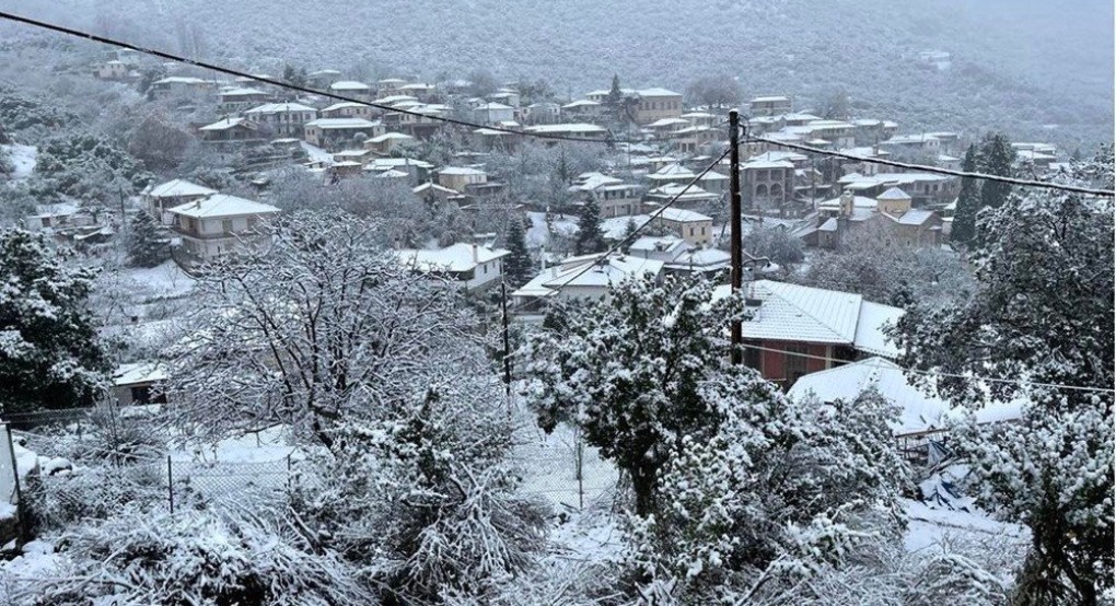 Ξεκίνησε η χιονόπτωση στα χωριά της Λάρισας