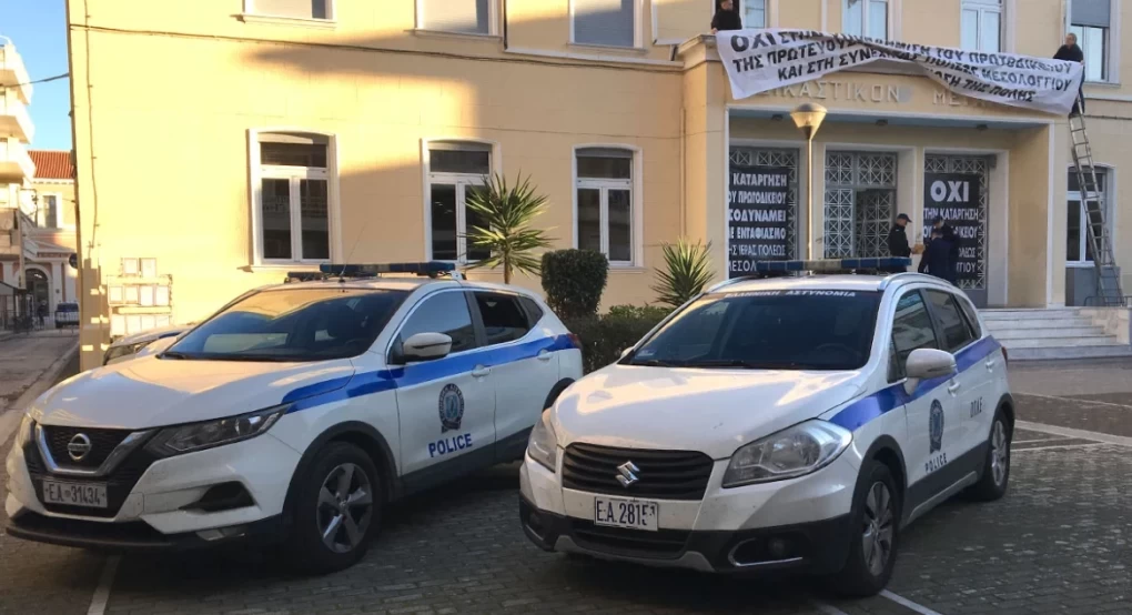 Στον εισαγγελέα ο 50χρονος κρεοπώλης - Φρούριο τα δικαστήρια υπό τον φόβο επεισοδίων Στον εισαγγελέα ο 50χρονος κρεοπώλης - Φρούριο τα δικαστήρια υπό τον φόβο επεισοδίων