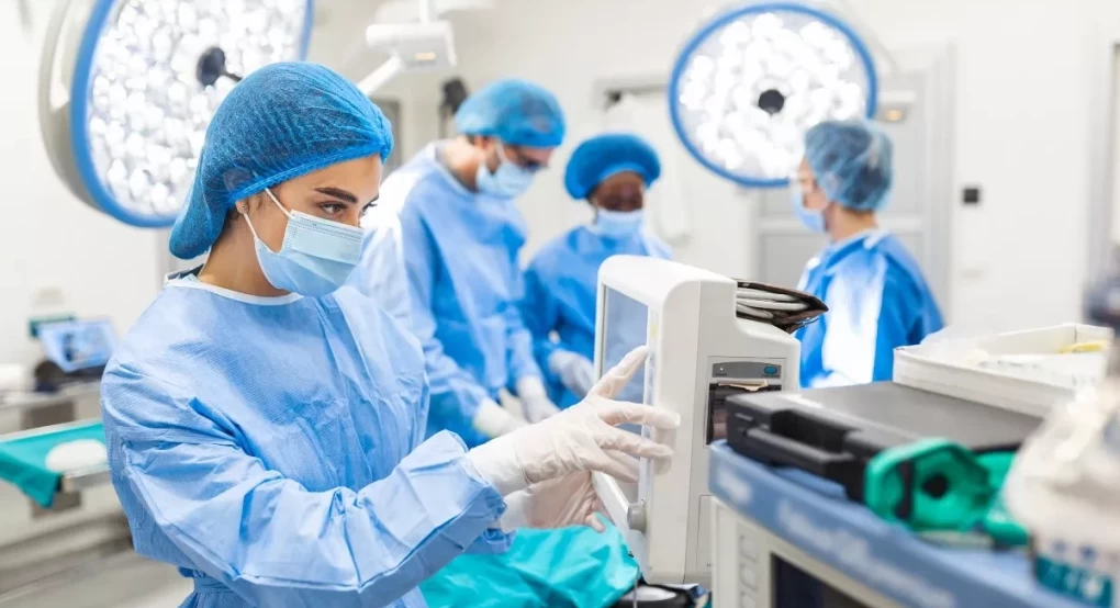 ΕΣΥ- Χειρουργεία: 90.000 πολίτες στην ψηφιακή λίστα αναμονής – Το πλεονέκτημα των απογευματινών επεμβάσεων