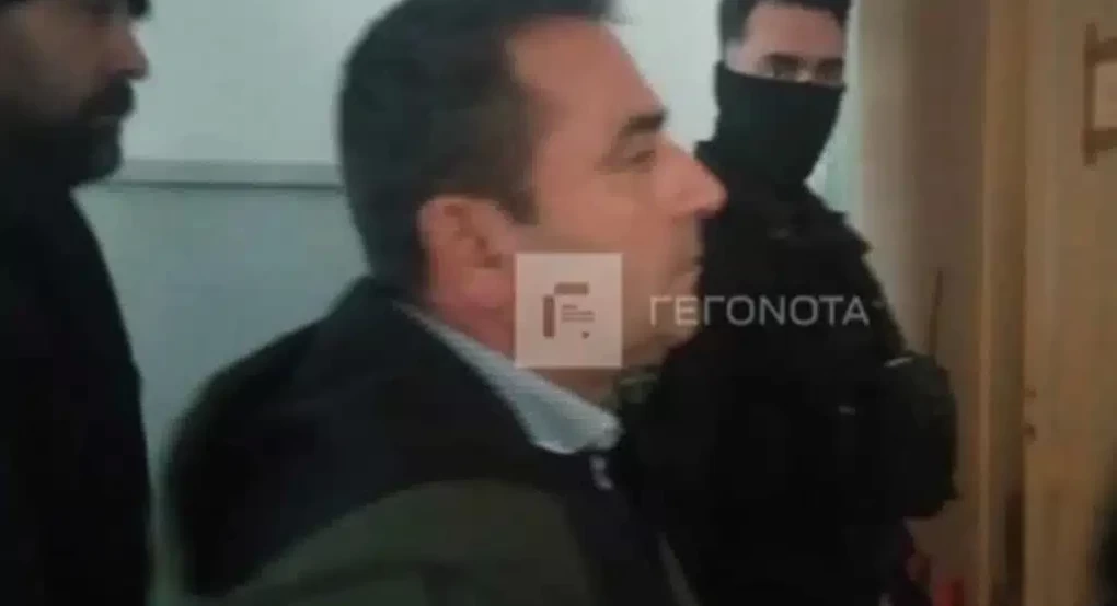 Βόλος: «Μου βίαζε το παιδί και με ειρωνευόταν» - Τα σπαρακτικά λόγια του 50χρονου πατέρα που δολοφόνησε τον κουνιάδο του Βόλος: «Μου βίαζε το παιδί και με ειρωνευόταν» - Τα σπαρακτικά λόγια του 50χρονου πατέρα που δολοφόνησε τον κουνιάδο του
